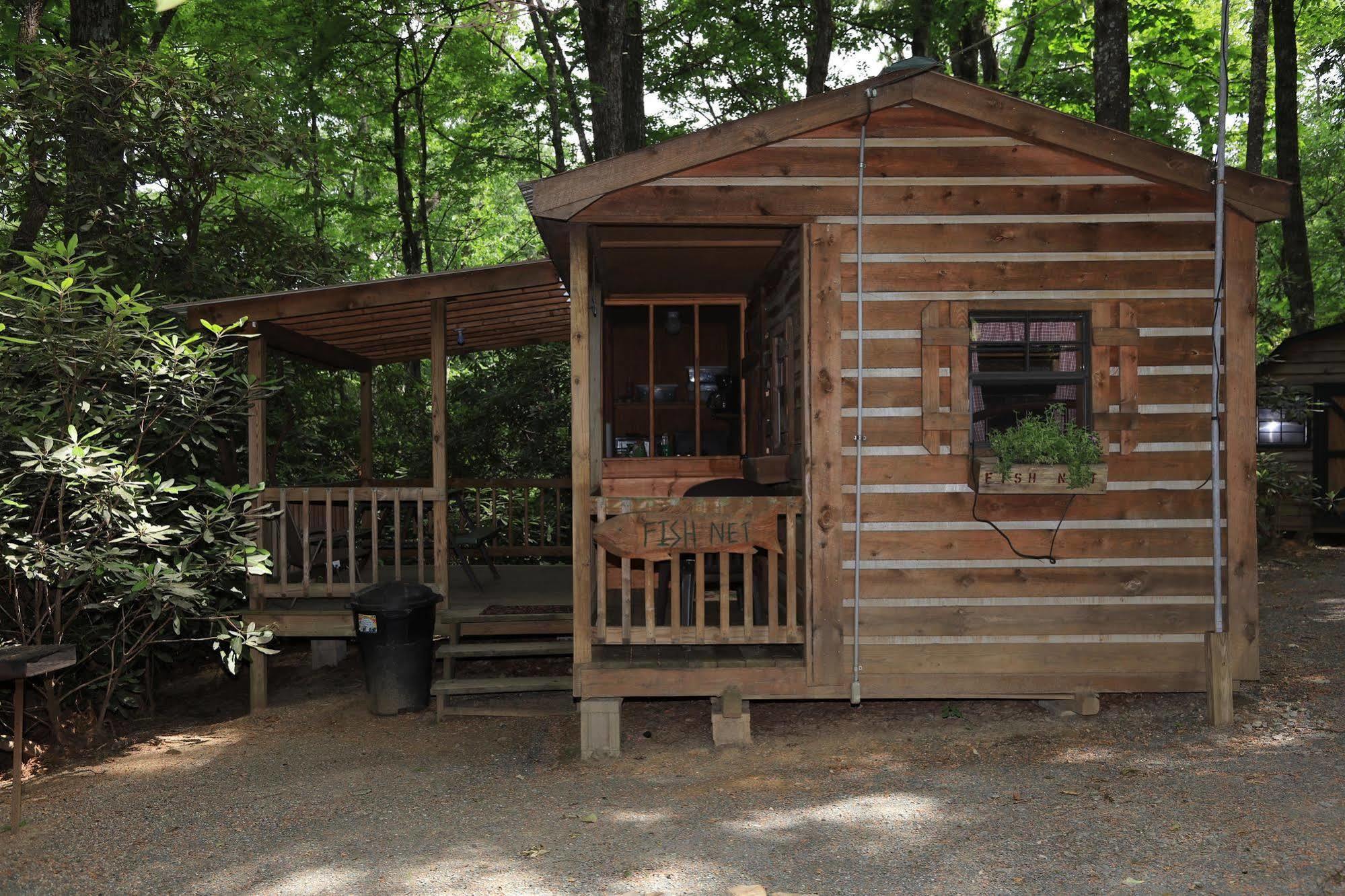 Linville Falls Campground, RV Park,&Cabins Extérieur photo