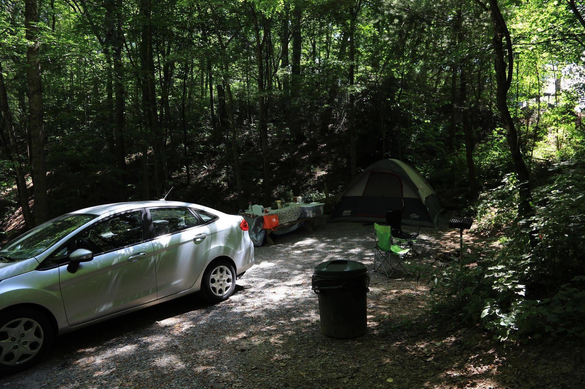 Linville Falls Campground, RV Park,&Cabins Extérieur photo